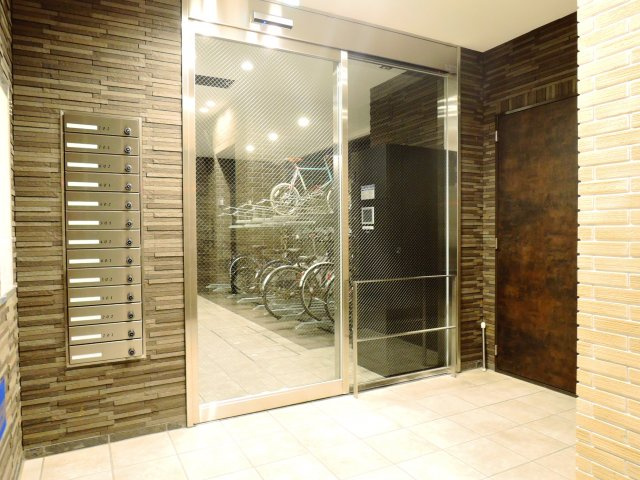 高槻市紺屋町の賃貸マンションのロビー