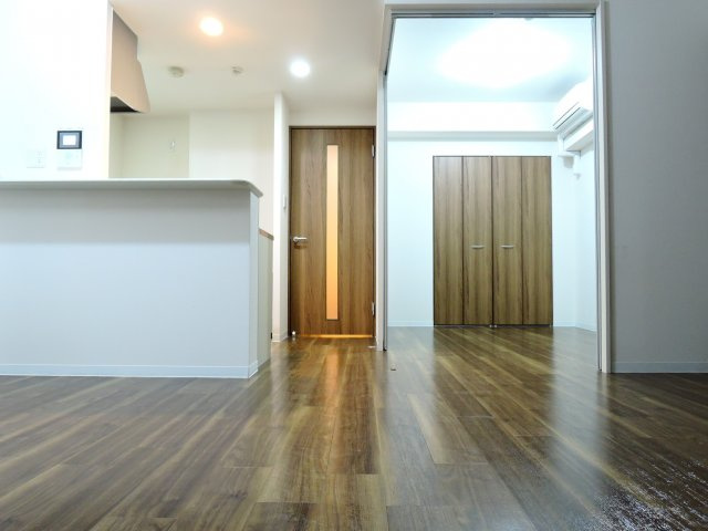 高槻市紺屋町の賃貸マンションの居間・リビング