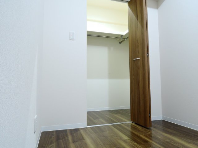 高槻市紺屋町の賃貸マンションの収納