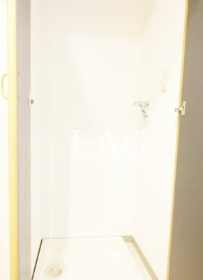 【設備】 | エクセシオーネ赤塚 | 室内洗濯機置き場です。