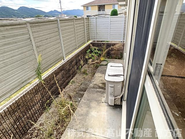 宮若市福丸のアパートのバルコニー