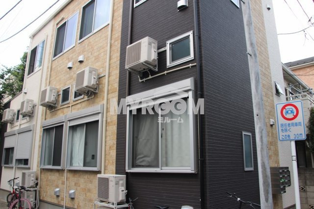 パークレジナス中野の外観