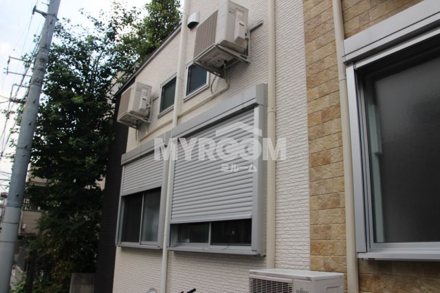 パークレジナス中野のセキュリティ|１Fは防犯シャッター☆