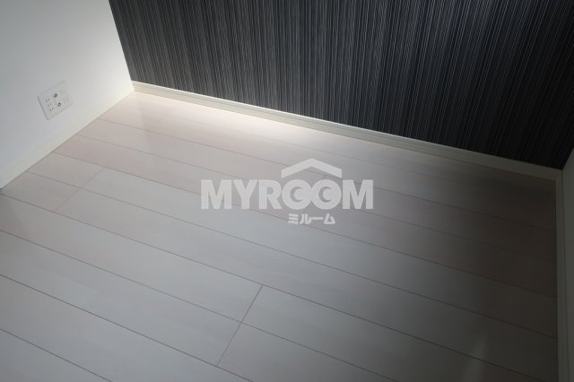 パークレジナス中野の居間・リビング|ホワイトフローリング☆