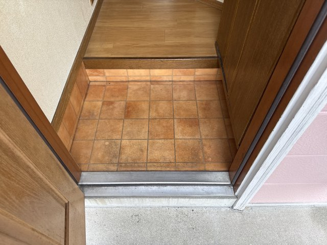 姫路市砥堀のハイツの玄関
