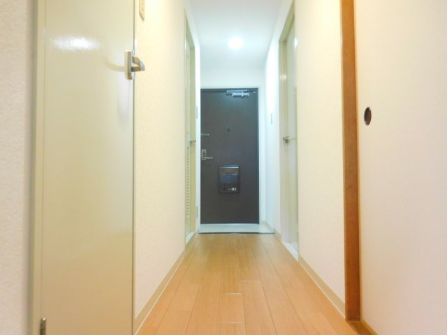高槻市大蔵司２丁目の賃貸マンションの玄関