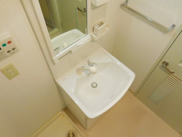 高槻市大蔵司２丁目の賃貸マンションの洗面所