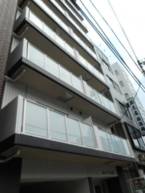 RAFFINE TERRACE