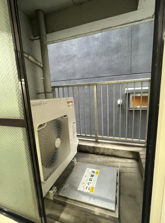 大阪市中央区平野町１丁目の事務所のバルコニー