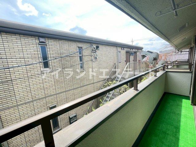 八雲テラスハウス　ネット無料　ペット相談　3方角部屋のバルコニー