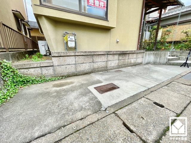宇治市槇島町吹前の駐車場