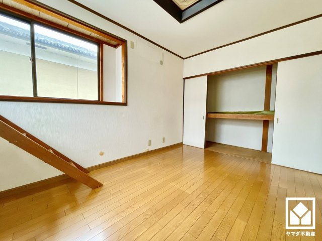 宇治市槇島町吹前の洋室