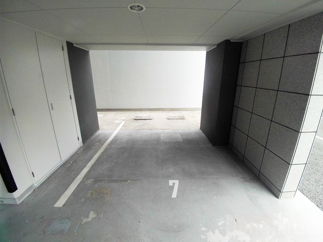 レジオン・ド・ヌールの駐車場