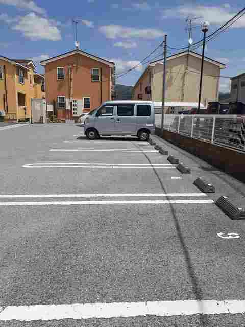 【駐車場】