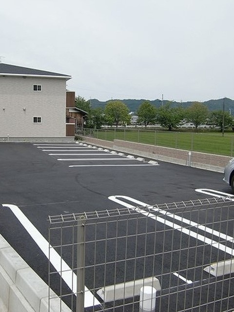 【駐車場】