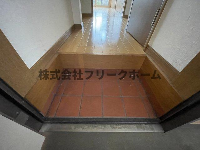 ペルシアーナ三鷹台の玄関