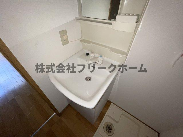 ペルシアーナ三鷹台の洗面所