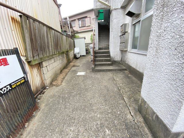 松川建設ビルの庭