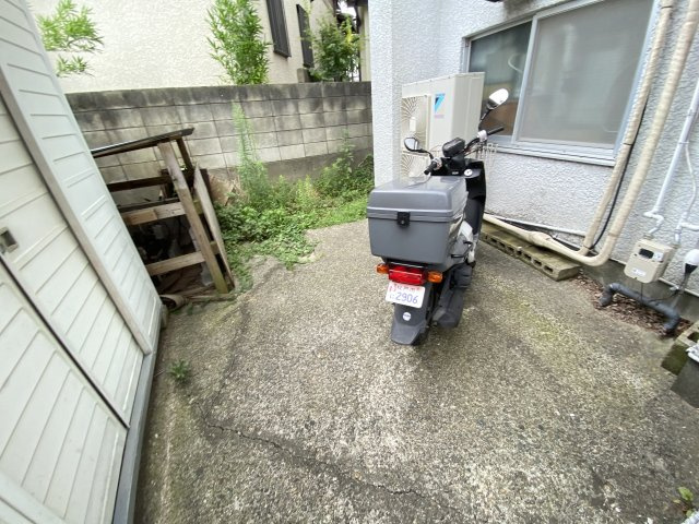 松川建設ビルの庭