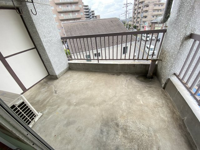 松川建設ビルのバルコニー