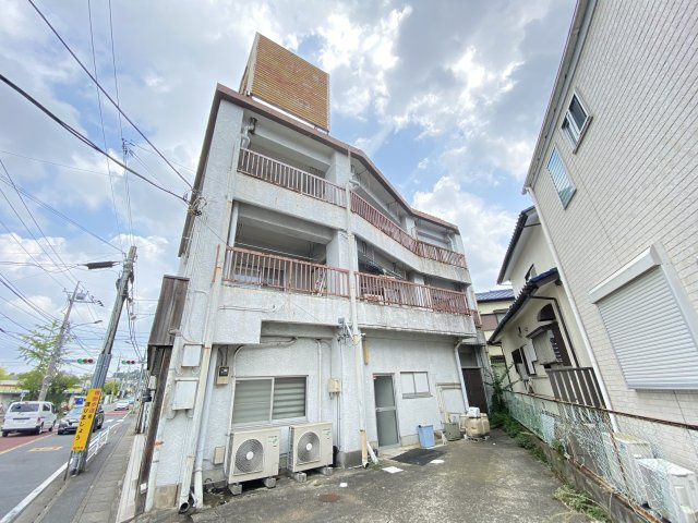 松川建設ビルの外観