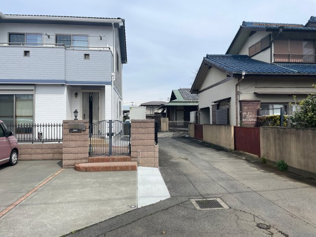 【前面道路含む現地写真】 | 本庄市前原2丁目　中古戸建