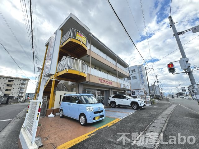 ハッピーハイツ北島の駐車場