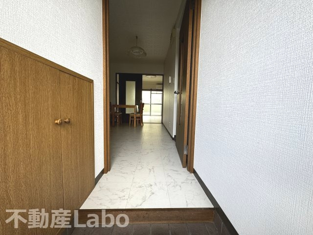 ハッピーハイツ北島の玄関