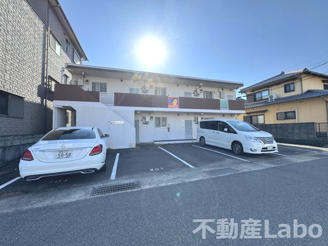 レインボーハウスの駐車場