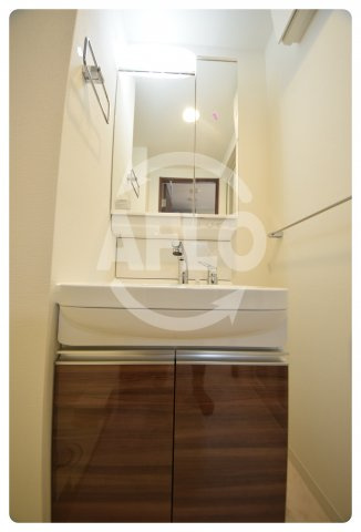 ジアコスモ大阪イーストゲートの独立洗面台|ジアコスモ大阪イーストゲート　独立洗面台