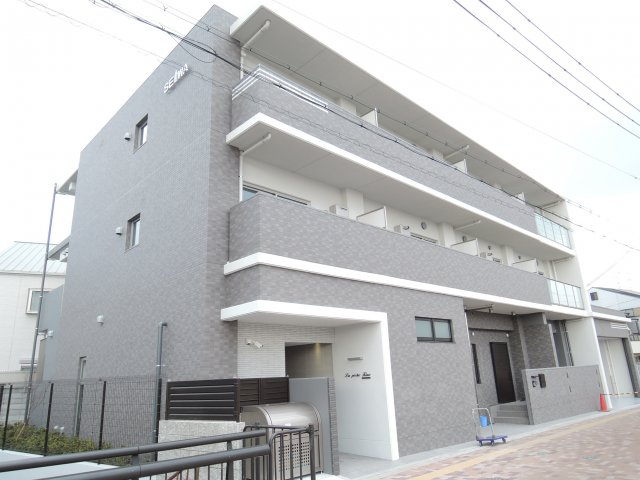 ラペーシュKINOの外観