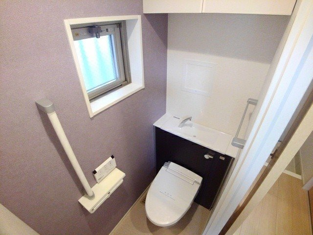 【トイレ】 | アンドーバーテラス識名 | ゆったりとした空間のトイレです
