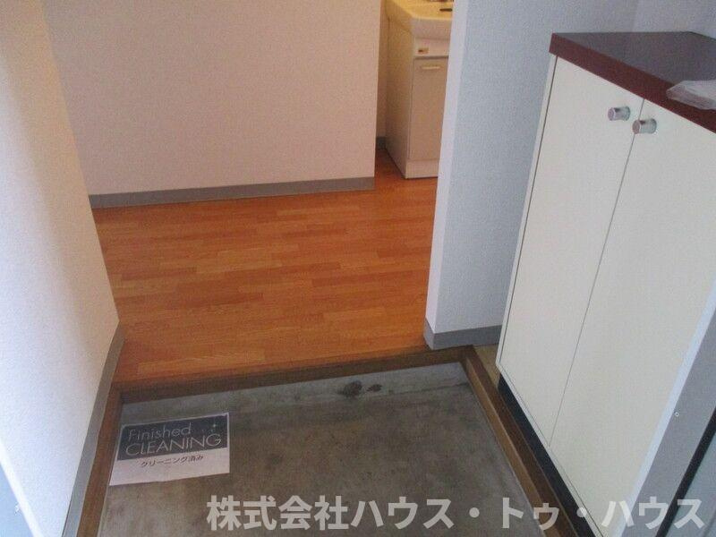 ペリカンホームズの玄関