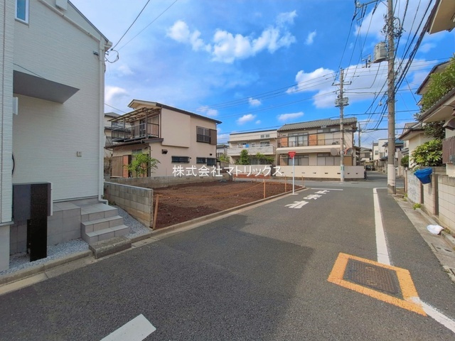 練馬区西大泉2丁目　角地　長期優良住宅　限定1棟の前面道路含む現地写真