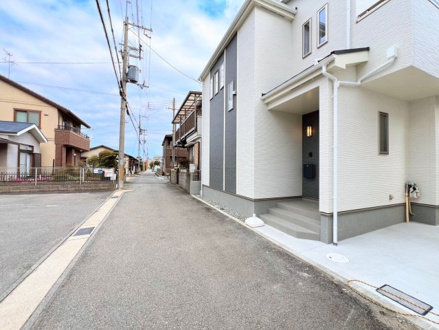 東野4丁目の前面道路含む現地写真