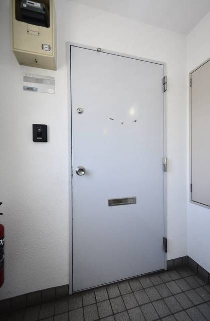 大和ビルの玄関