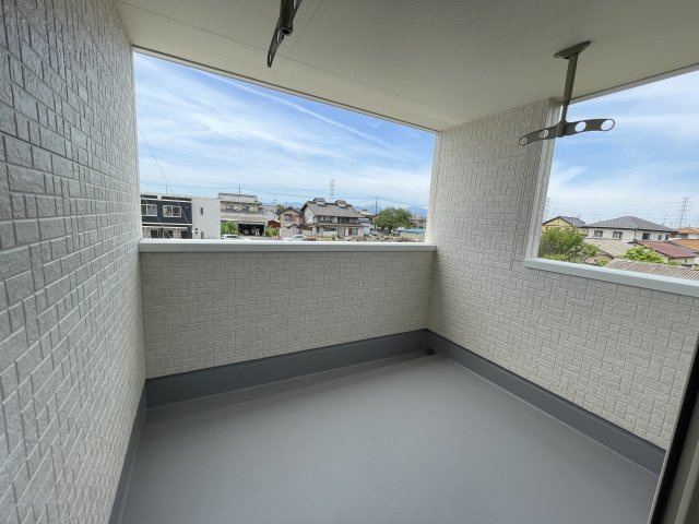 高崎市新町第８（全5棟）1号棟のバルコニー|建物完成済みでございます。お部屋のご内覧可能でございます。お気軽にお問合せ下さいませ(^▽^)/