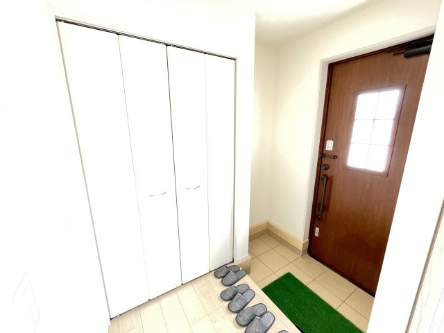 高崎市新町第８（全5棟）1号棟の玄関|建物完成済みでございます。お部屋のご内覧可能でございます。お気軽にお問合せ下さいませ(^▽^)/
