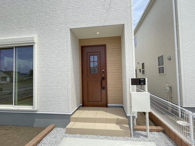 高崎市新町第８（全5棟）1号棟の玄関