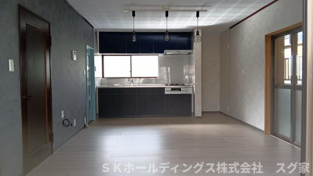 福知山市篠尾中古住宅の居間・リビング
