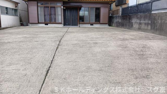 福知山市篠尾中古住宅の駐車場