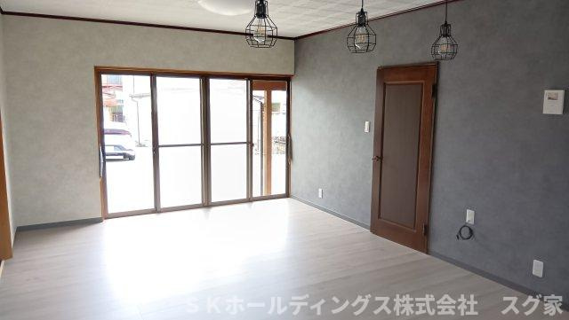 福知山市篠尾中古住宅の居間・リビング