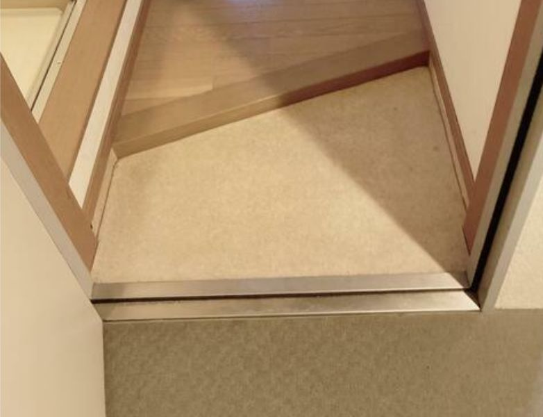 早稲田ハウスの玄関