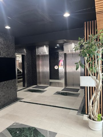 【設備】 | NLC新大阪パワービル | エレベータ2基あります。