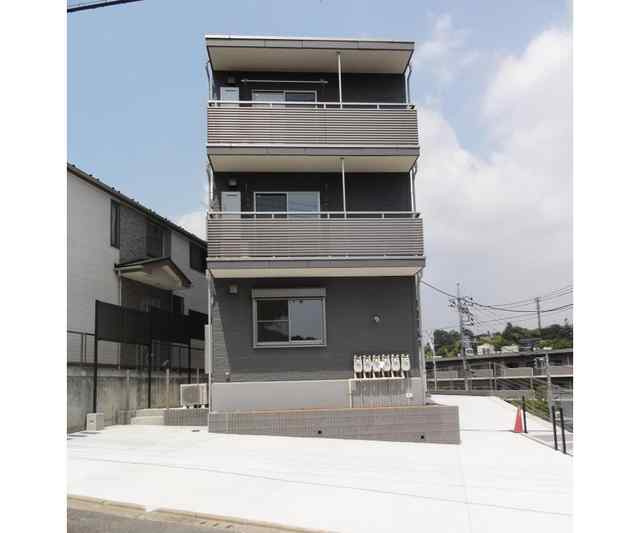 町田市金井５丁目の賃貸マンションのエントランス