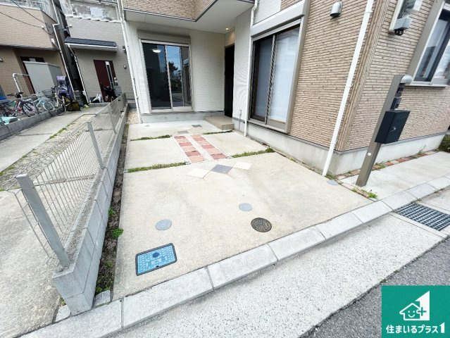 尼崎市大島　中古一戸建ての駐車場|駐車スペース！散水栓があるので、こまめに愛車を洗えます！