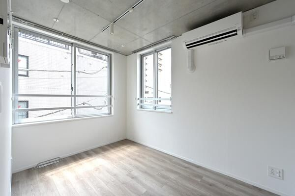 ＰＲＡＴＩＱＵＥ　ＫＡＧＵＲＡＺＡＫＡ　ｗｅｓｔの居間・リビング