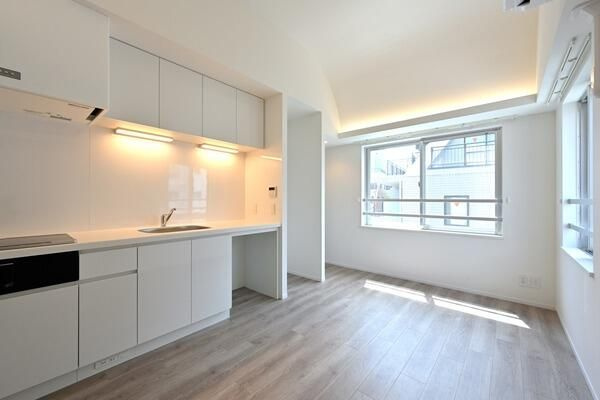 ＰＲＡＴＩＱＵＥ　ＫＡＧＵＲＡＺＡＫＡ　ｗｅｓｔのキッチン