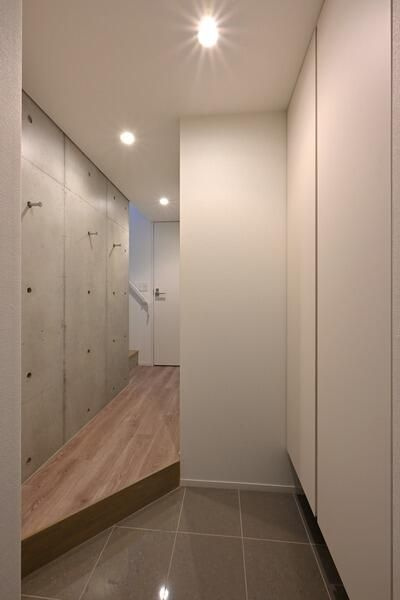 ＰＲＡＴＩＱＵＥ　ＫＡＧＵＲＡＺＡＫＡ　ｗｅｓｔの玄関