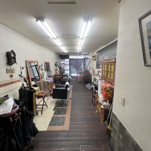 サンハイツかどや1Fテナントのロビー